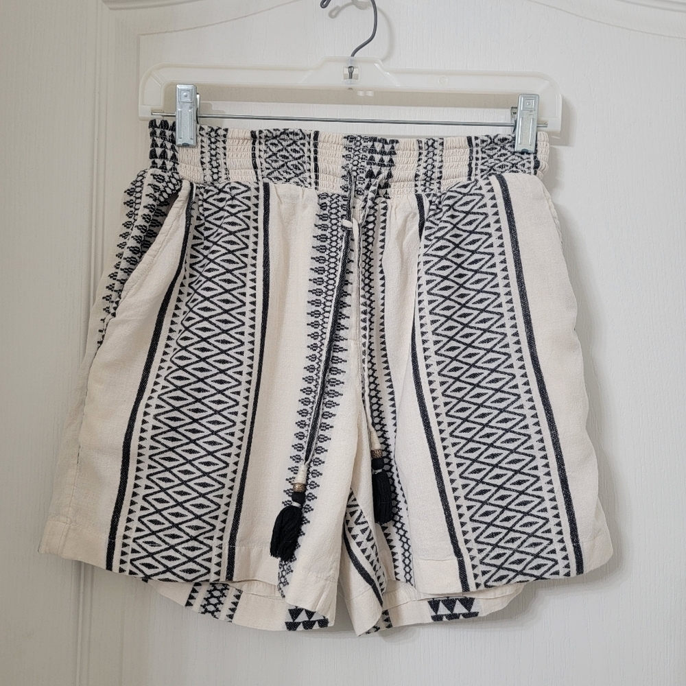 Fat Face Size 4 Black & Cream Boho Style Pull On Shorts, Drawstring Tassle Waist